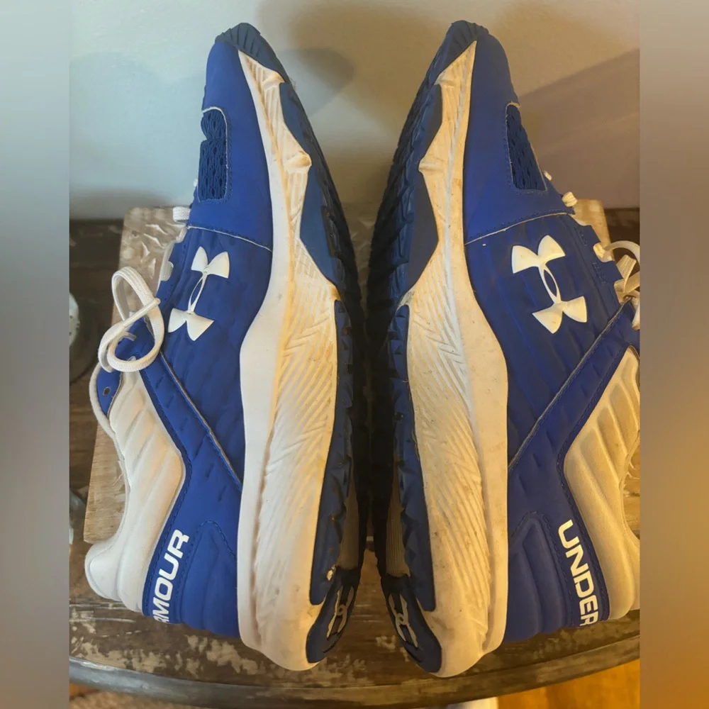 UNDER ARMOUR | Blue and White Sneakers Size 10.5